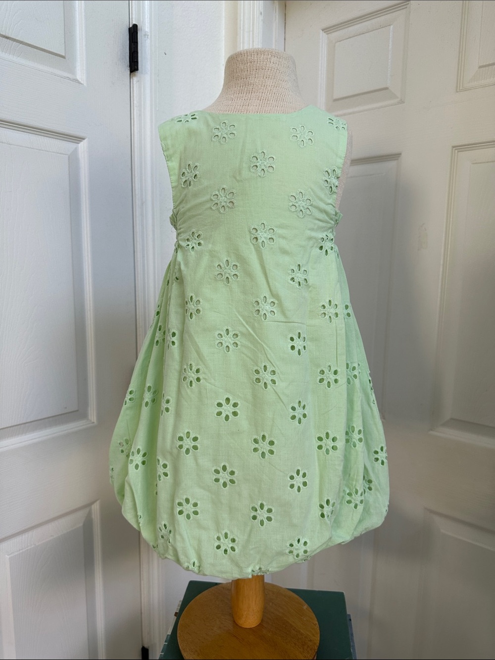 Epk Girls' Mint Eyelet Sleeveless Bubble Dress in Size 5A